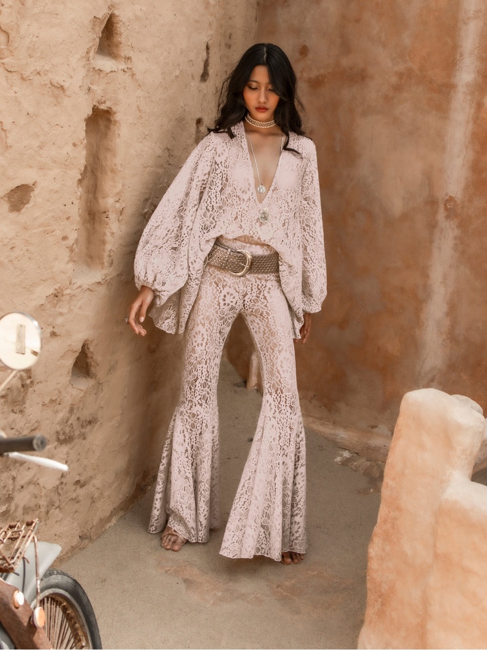Lace Bell‑Bottom leggings in ivory